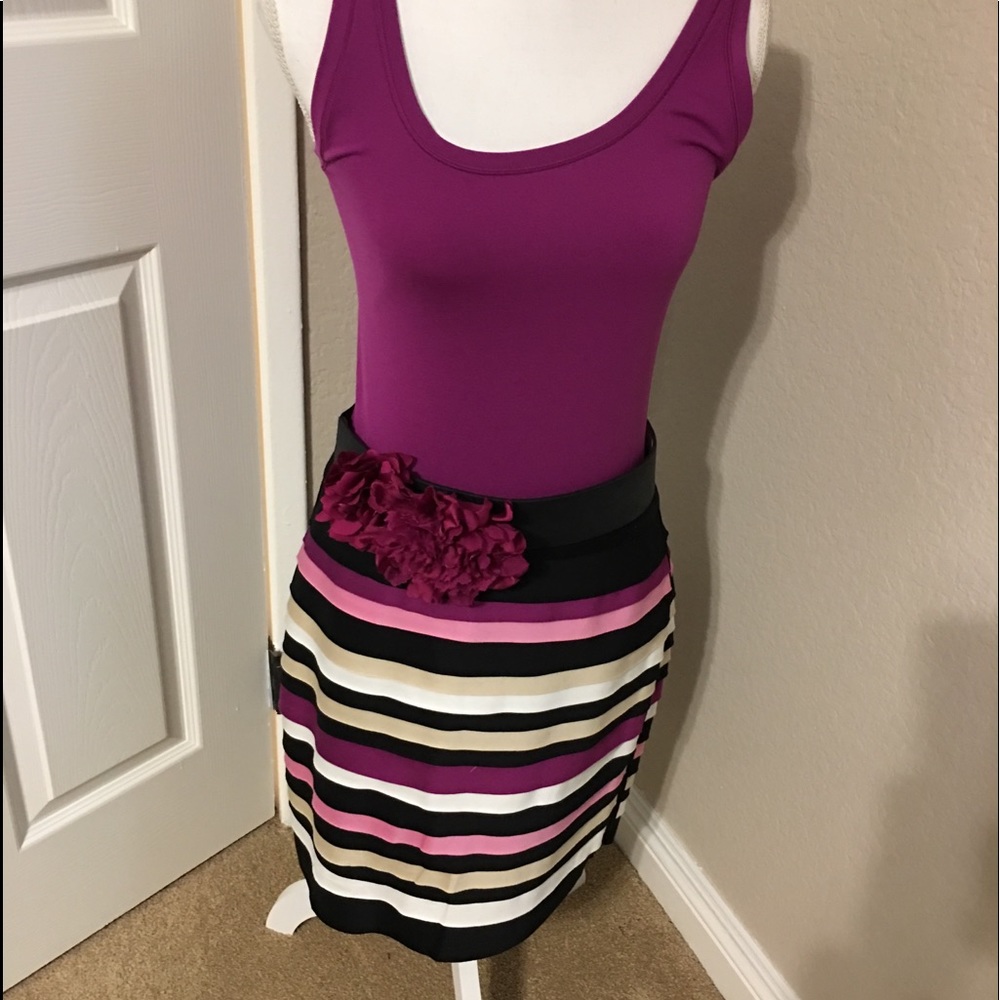 NWOT 90’s inspired White House/Black Market skirt  set